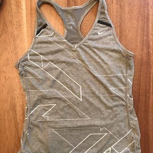 Nike Dri-Fit Top- L